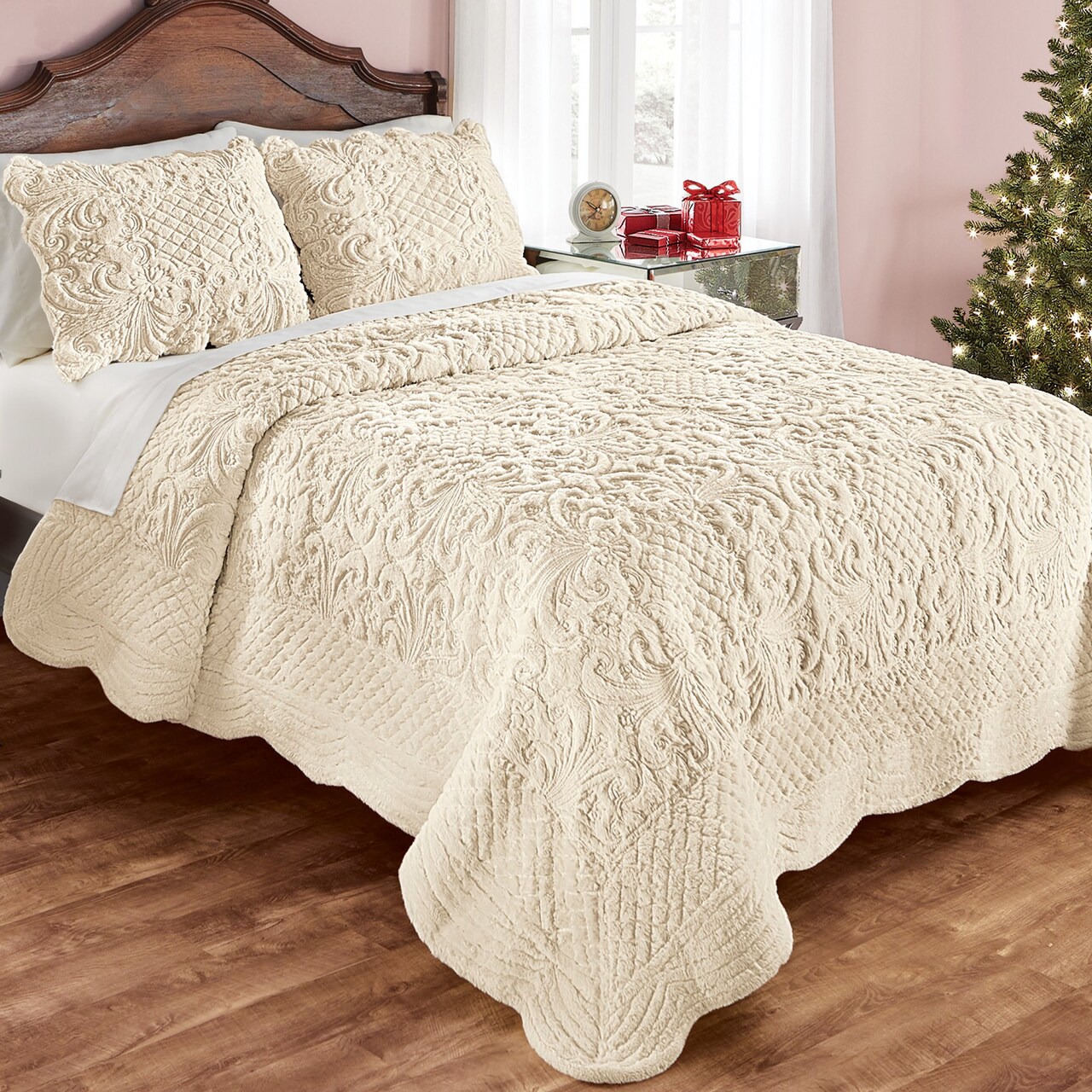 Collections Etc Elegant Ultra-Soft Faux Fur Plush Quilt Bedding with Scalloped Edges and Scroll and Lattice Patterns